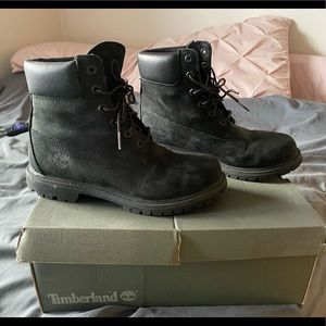 Black Timberlands .
